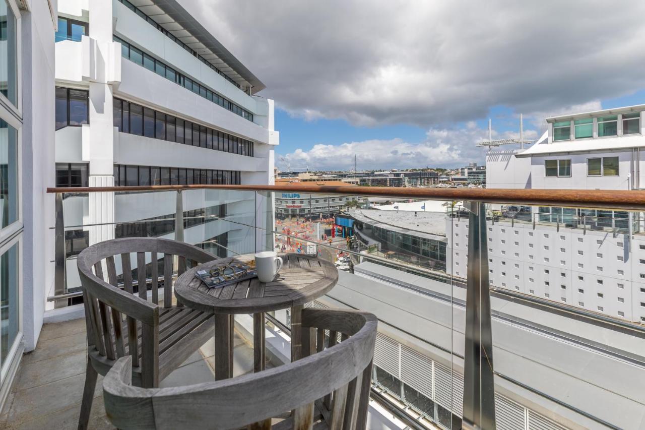 Stunning Waterfront Location With Huge Balcony! Apartment Auckland Bagian luar foto