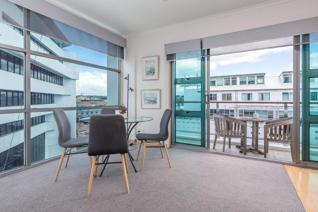 Stunning Waterfront Location With Huge Balcony! Apartment Auckland Bagian luar foto