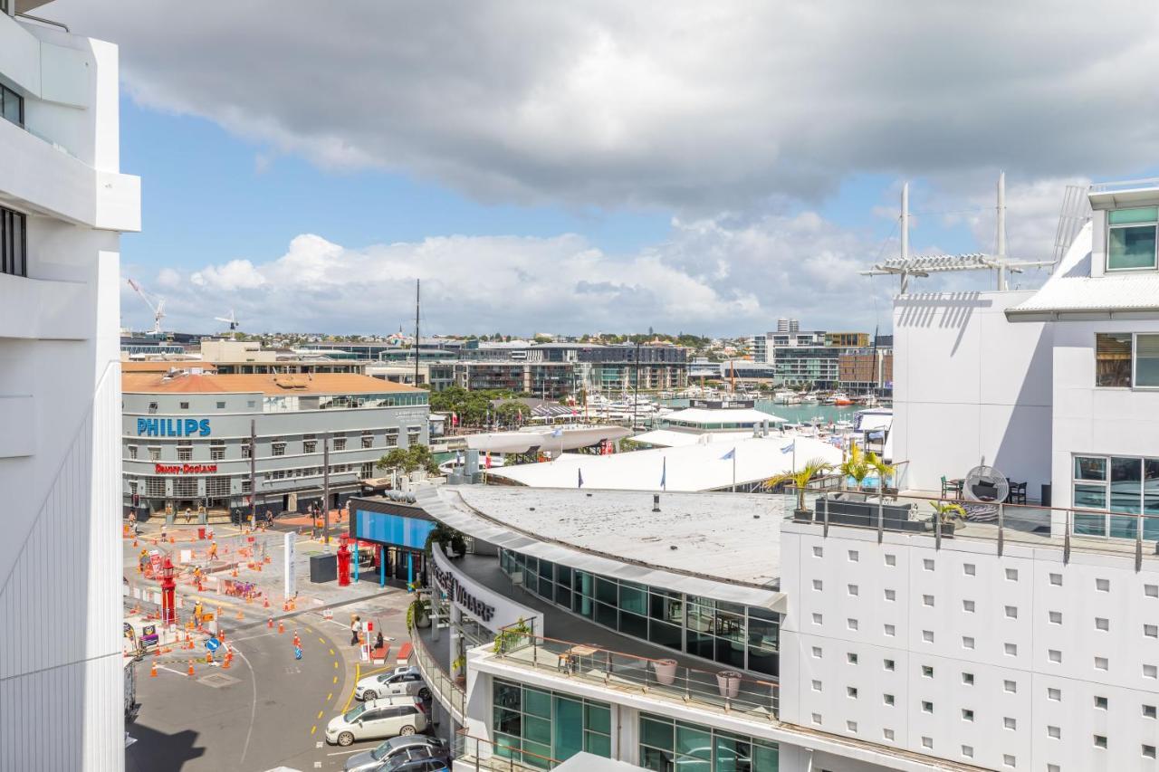 Stunning Waterfront Location With Huge Balcony! Apartment Auckland Bagian luar foto