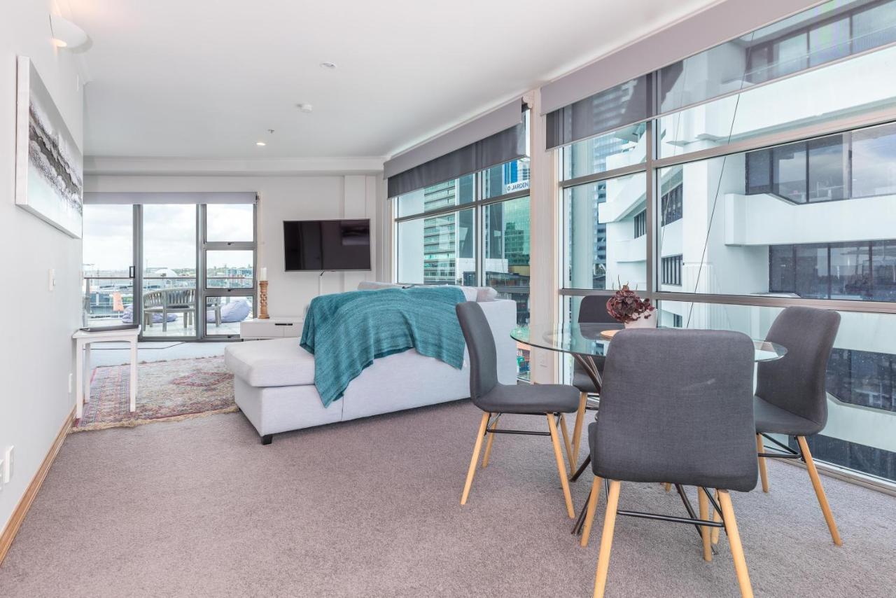 Stunning Waterfront Location With Huge Balcony! Apartment Auckland Bagian luar foto